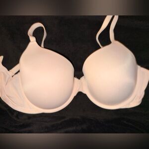 Nude color VS PINK bra 38DD